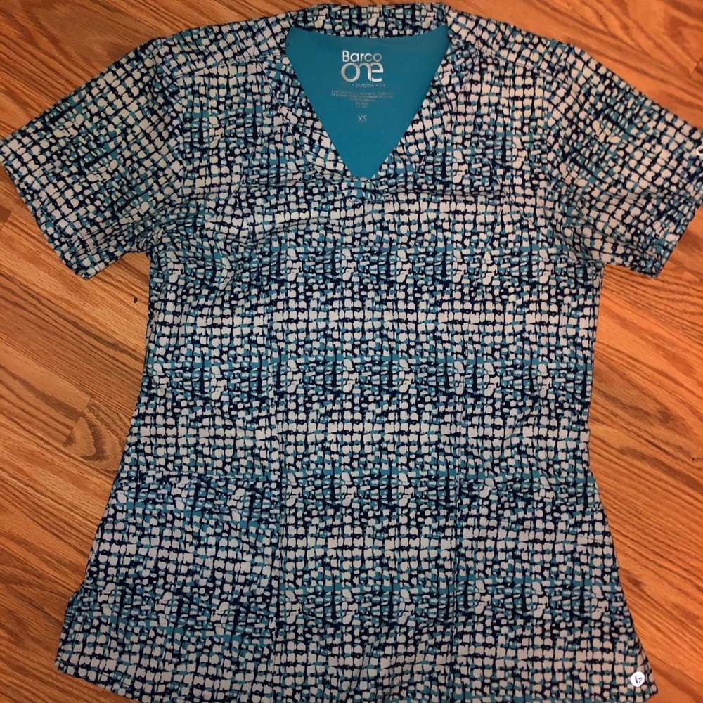 Barco One XS Scrub Top